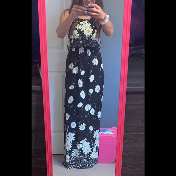 ❌DONATED❌Black Daisy Floral Print Spaghetti Strap Lined Maxi Dress - Picture 4 of 11
